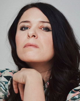 Kira Skov as Sig selv