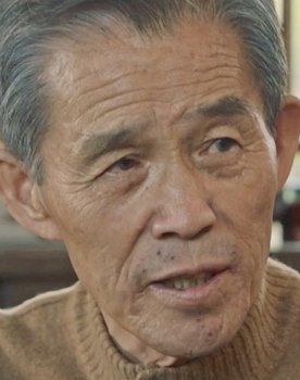 Kim Soo-bok as Mr. Kim