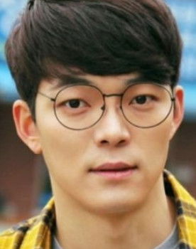 Kim Do-hyeon as Secretary Do