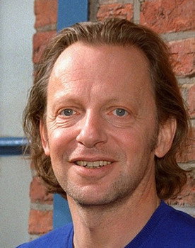 Hans Kremer as Jan-Carl Raspe