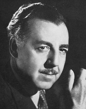 Fernando Soler as Doctor Armando Torrescano