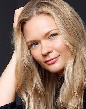 Jam Murphy as Lolli Molli