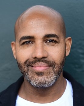 Eskindir Tesfay as Salli Kurt