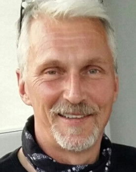 Boman Oscarsson as Martin Wallin