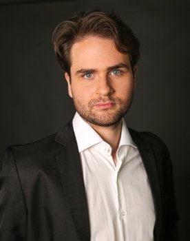 Pedro Wagner as Tony