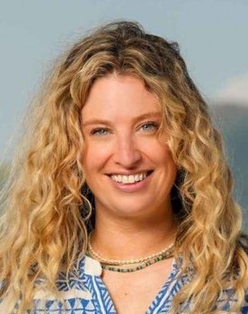 Stephanie Berger as Contestant