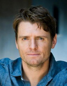 Maciek Sokalski as EMT #1