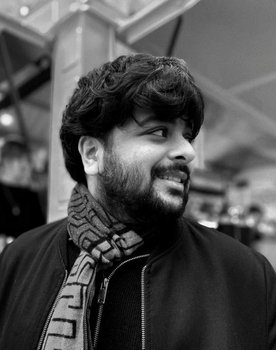 Ashwin Arvind as Manohar