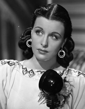 Constance Smith as Clara MacDougal