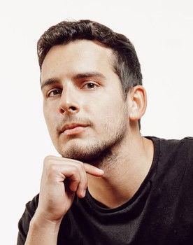 Lucas Minuzzi as Pablo Espiga