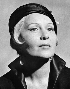 Käthe Braun as Witwe Quin