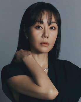 Yunjin Kim as Seo-Yeong