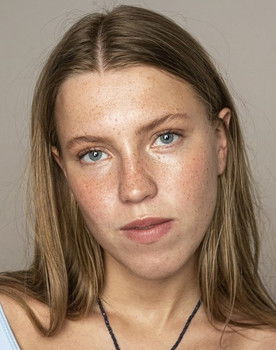 Glafira Glazunova as Лена / Елена Анатольевна Кириленко