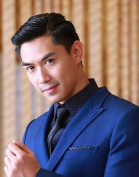 Premanat Suwannannon as ทนายเสนีย์