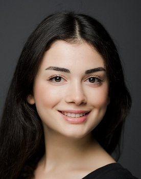 Özge Yağız