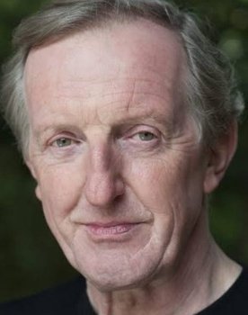 Martin Wimbush as Head Waiter
