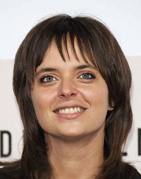 Alina Nedelea as Belana