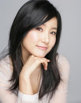 Wang Hee-ji as In-soo's wife, Ko Hyeong-sook