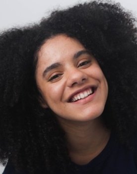 Yasmin Azevedo as Vic