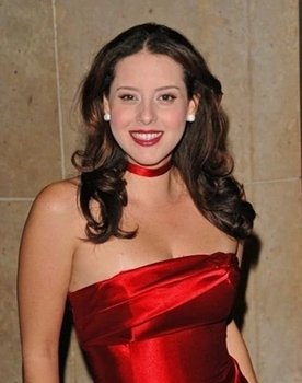 Yeni Alvarez as 