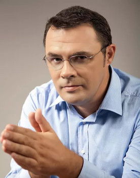 Moise Guran as himself