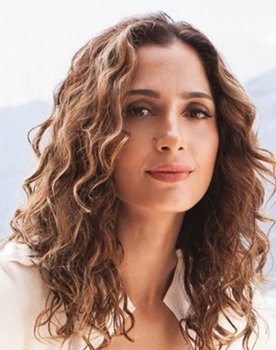 Camila Pitanga as Soninha