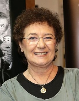 Beatriz Carvajal as Virginia