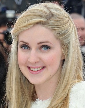 Siobhan Reilly as Sam