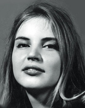 Elke Maravilha as Esmeralda