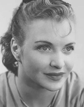 Line Renaud as Liliane Robustal