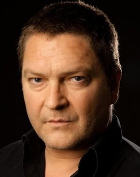 Tom van Bauwel