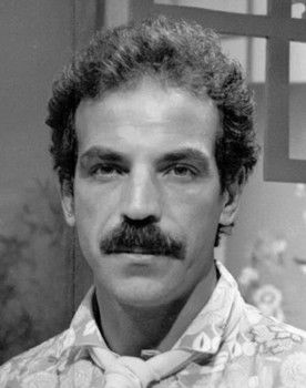 Guaracy Valente as Doutor Magalhães