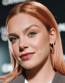 Vanessa Aleksander as Nastka