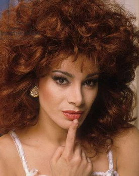 Carmen Russo as Luciana