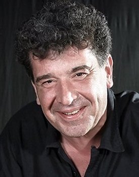 Jordi Coromina as Doctor