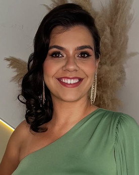 Aline Araújo as Mariana