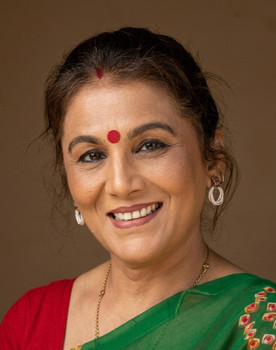 Tripti Nadakar as Tripti