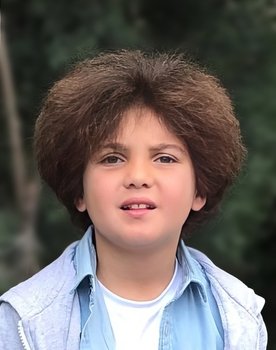 Ömer Sevgi as Ismet Elibol