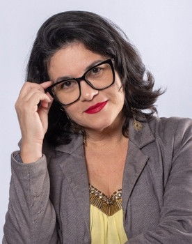 Karina Monteiro as Chronos