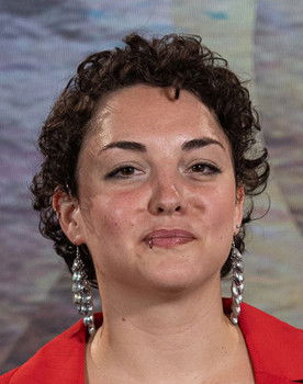 Amke Wegner as Ines (38 years)