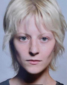 Varvara Koifman as Detective Barb