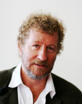 Sebastian Faulks