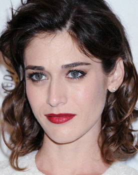 Lizzy Caplan