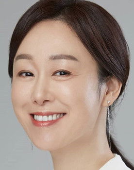 Kim Nan-joo as Traveling troop 1