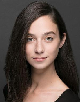 Destina Başer as Merve