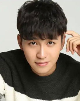 谢杨言木 as Staff B