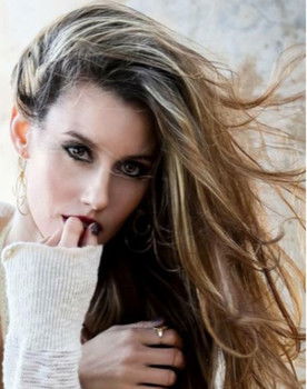 Heather Gilbert as Mandy Shelton