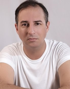 Rodrigo Gallo as Asa