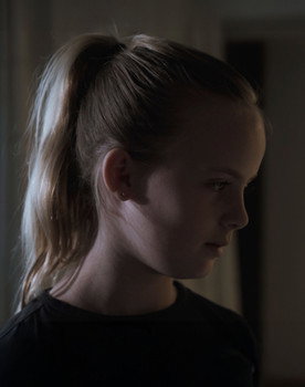 Emilie Van De Velde as Merel