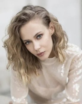 Tatyana Babenkova as Polina Lebedeva